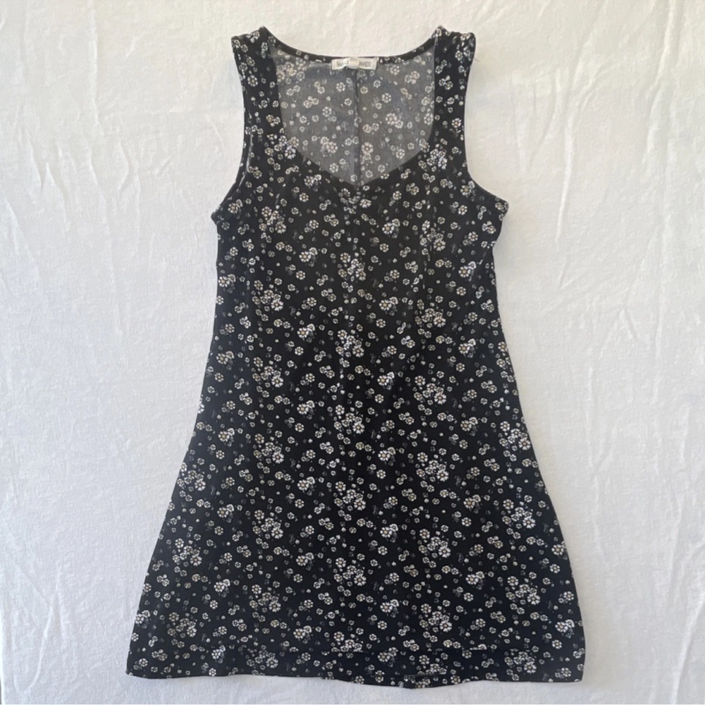 Summer daisy 90s mini dress Black Floral Tank Dress wallflower